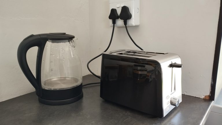 Accommodation Oranjemund Kettle Toaster 768x432