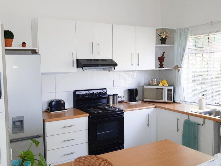 Cabana 1 Kitchen 2 768x577