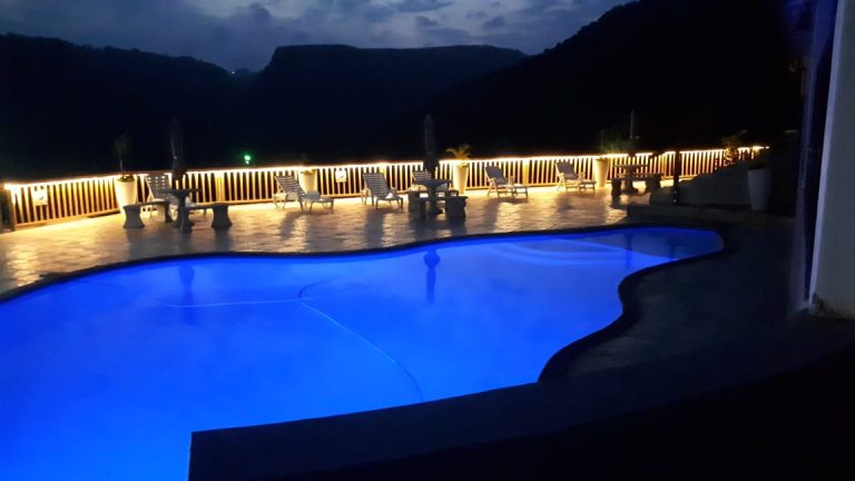 night views over pool area 2 768x432
