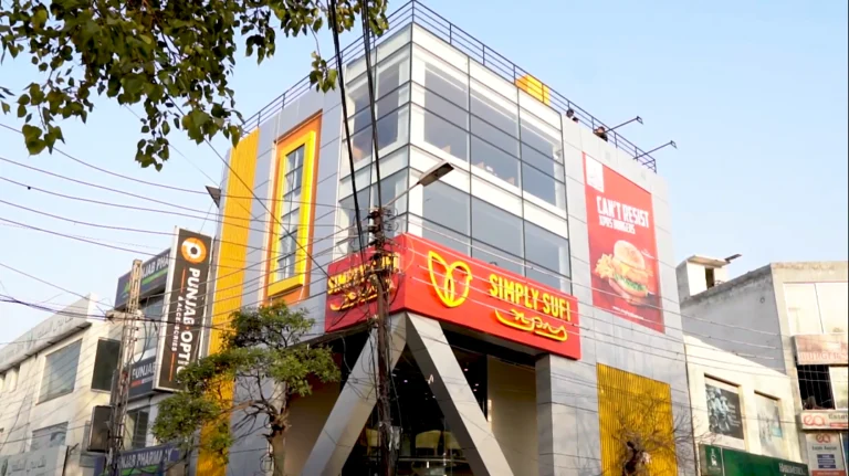 best fast food restuarant in pakistan 768x431